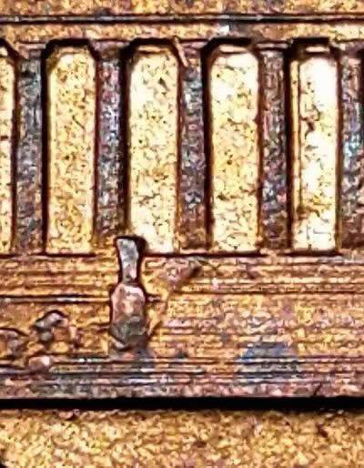 1992-D-Lincoln-Lamination-Or-Crack?